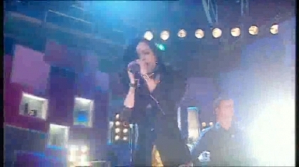 normal_Live_at_Alan_Demi_Lovato_on_Blue_Peter_-_Remember_December_Part_1_107