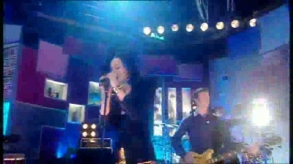 normal_Live_at_Alan_Demi_Lovato_on_Blue_Peter_-_Remember_December_Part_1_109