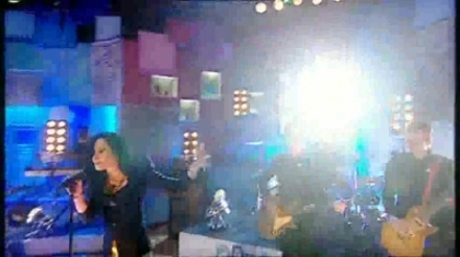 normal_Live_at_Alan_Demi_Lovato_on_Blue_Peter_-_Remember_December_Part_1_113