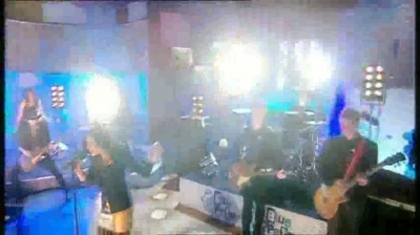 normal_Live_at_Alan_Demi_Lovato_on_Blue_Peter_-_Remember_December_Part_1_115