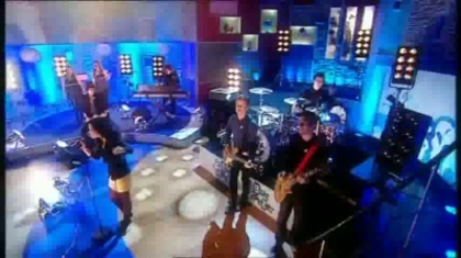 normal_Live_at_Alan_Demi_Lovato_on_Blue_Peter_-_Remember_December_Part_1_120