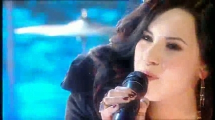 normal_Live_at_Alan_Demi_Lovato_on_Blue_Peter_-_Remember_December_Part_1_133