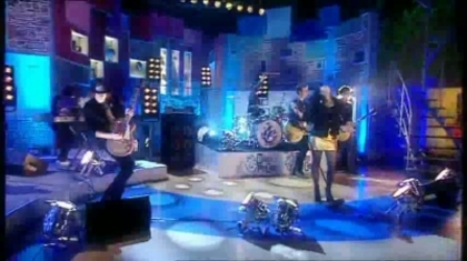 normal_Live_at_Alan_Demi_Lovato_on_Blue_Peter_-_Remember_December_Part_1_144