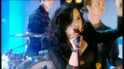 normal_Live_at_Alan_Demi_Lovato_on_Blue_Peter_-_Remember_December_Part_1_151