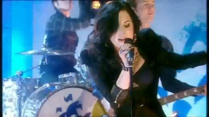 normal_Live_at_Alan_Demi_Lovato_on_Blue_Peter_-_Remember_December_Part_1_153