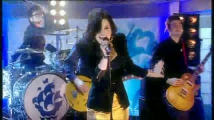 normal_Live_at_Alan_Demi_Lovato_on_Blue_Peter_-_Remember_December_Part_1_158