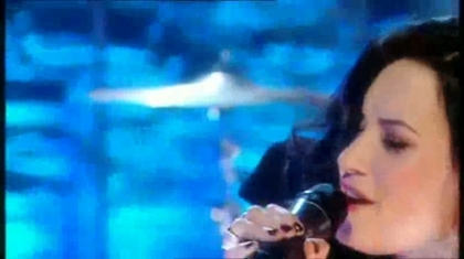 normal_Live_at_Alan_Demi_Lovato_on_Blue_Peter_-_Remember_December_Part_1_174