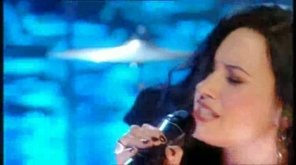 normal_Live_at_Alan_Demi_Lovato_on_Blue_Peter_-_Remember_December_Part_1_176