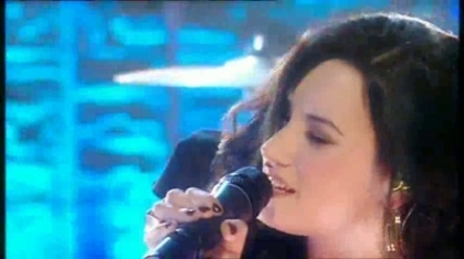 normal_Live_at_Alan_Demi_Lovato_on_Blue_Peter_-_Remember_December_Part_1_180