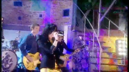 normal_Live_at_Alan_Demi_Lovato_on_Blue_Peter_-_Remember_December_Part_1_488