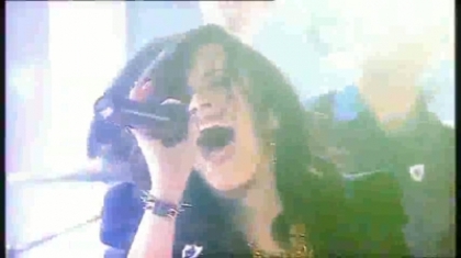 normal_Live_at_Alan_Demi_Lovato_on_Blue_Peter_-_Remember_December_Part_1_520