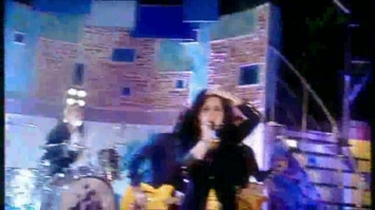 normal_Live_at_Alan_Demi_Lovato_on_Blue_Peter_-_Remember_December_Part_1_546