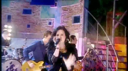 normal_Live_at_Alan_Demi_Lovato_on_Blue_Peter_-_Remember_December_Part_1_548