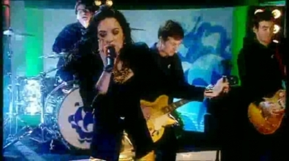 normal_Live_at_Alan_Demi_Lovato_on_Blue_Peter_-_Remember_December_Part_1_595