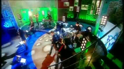 normal_Live_at_Alan_Demi_Lovato_on_Blue_Peter_-_Remember_December_Part_1_602