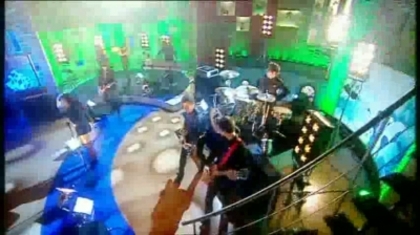 normal_Live_at_Alan_Demi_Lovato_on_Blue_Peter_-_Remember_December_Part_1_604