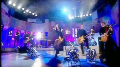 normal_Live_at_Alan_Demi_Lovato_on_Blue_Peter_-_Remember_December_Part_1_632