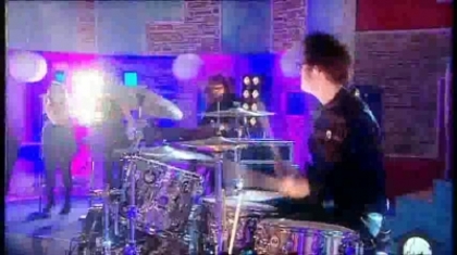 normal_Live_at_Alan_Demi_Lovato_on_Blue_Peter_-_Remember_December_Part_1_635