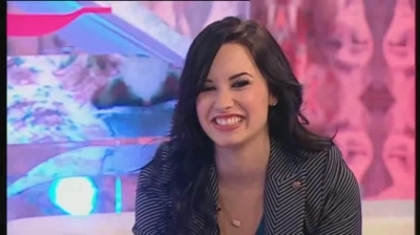 normal_Live_at_Alan_T4-_Demi_Lovato_Interview_-_kissing_Jonas_Brothers__619 - 0-Demi Lovato-0
