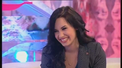 normal_Live_at_Alan_T4-_Demi_Lovato_Interview_-_kissing_Jonas_Brothers__620 - 0-Demi Lovato-0