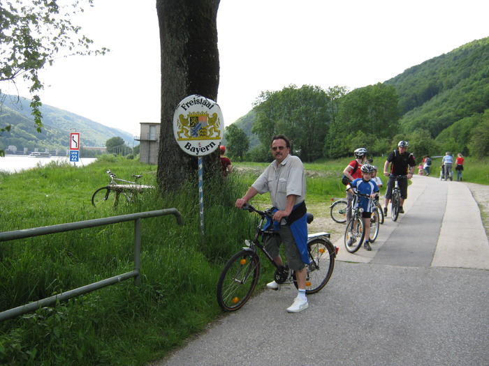 pe aici cu bicicleta a fost hotar - Regensburg-straubing-passau-linz-Grein-Melk-Tuln-Wiena