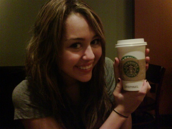 normal_mileystarbucks