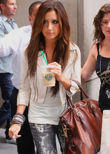 ashley-tisdale-style-prada-cervo-tote