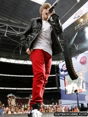 normal_justin-bieber2-1275857111-view-0 - 0_0 Capital Radio Summertime Ball Show 0_0