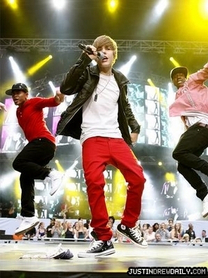 normal_justin-bieber4-1275857111-view-0 - 0_0 Capital Radio Summertime Ball Show 0_0
