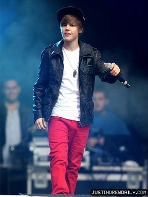 normal_justin-bieber10-1275857112-view-0 - 0_0 Capital Radio Summertime Ball Show 0_0