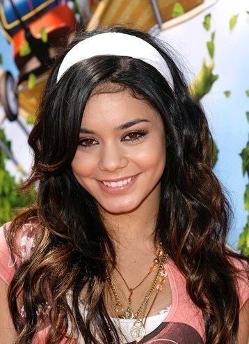 Vanessa Hudgens (4 voturi) - concurs 1 incheiat