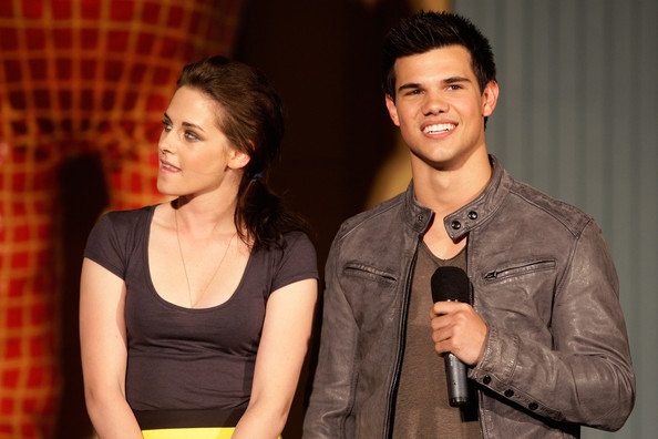  - Kristen Stewart And Taylor Lautner Attend QA Session