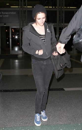  - Kristen Stewart Arriving At LAX