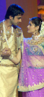 13372828_RFWMDKYBO - choti bahu