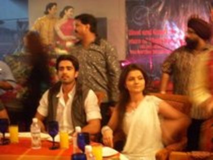 14893609_RSNIKBKZE - choti bahu