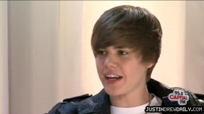 normal_Backstage-interview-with-Justin-Bieber-at-the-Summertime-Ball-2010%5Bwww_savevid_com%5D_mp4_0 - 0_0 Backstage interview at the Summertime Ball 0_0