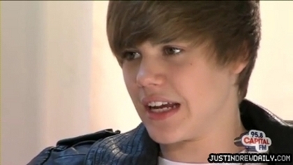 normal_Backstage-interview-with-Justin-Bieber-at-the-Summertime-Ball-2010%5Bwww_savevid_com%5D_mp4_0 - 0_0 Backstage interview at the Summertime Ball 0_0