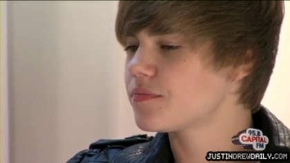 normal_Backstage-interview-with-Justin-Bieber-at-the-Summertime-Ball-2010%5Bwww_savevid_com%5D_mp4_0