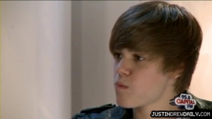 normal_Backstage-interview-with-Justin-Bieber-at-the-Summertime-Ball-2010%5Bwww_savevid_com%5D_mp4_0 - 0_0 Backstage interview at the Summertime Ball 0_0