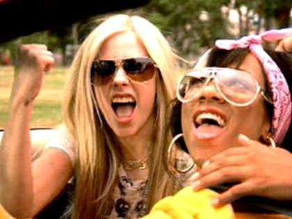 320x240 - Avril Lavigne And Lil Mama - Girlfiend