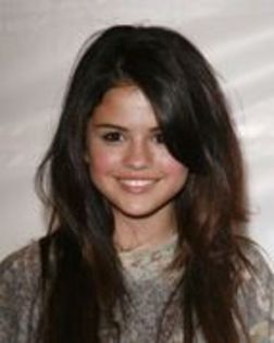 15927978_JQREJZHSW - selena gomez