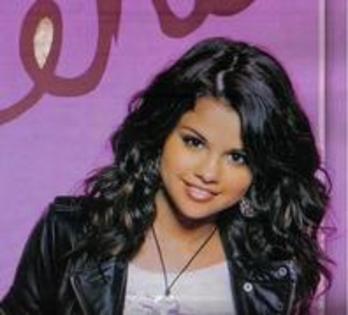 15927993_IMPEYKGBF - selena gomez