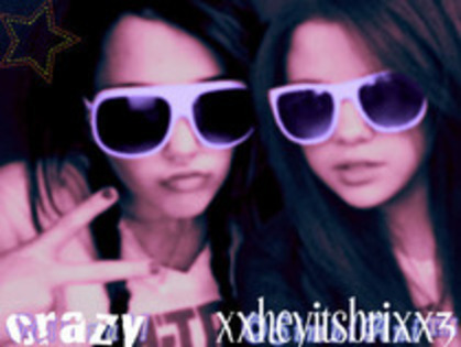 16003943_ZVRHRICIE - Miley and Selly