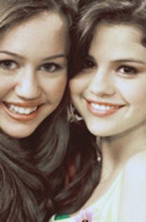 16003932_NXPLTBYFO - Miley and Selly