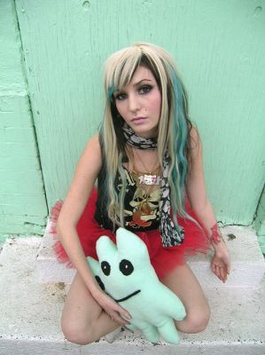 normal_816325704_l~268 - Audrey Kitching