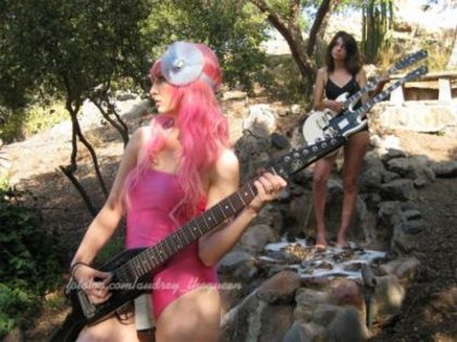 normal_AKDec08WhitePanthersBehindTheScenes0cg