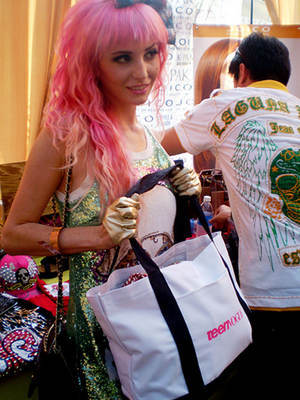 normal_vip-gifting-suite--large-msg-124209553359 - Audrey Kitching