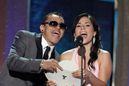 2010 Billboard Latin Music Awards Show Pg5xPWSZ3HLm