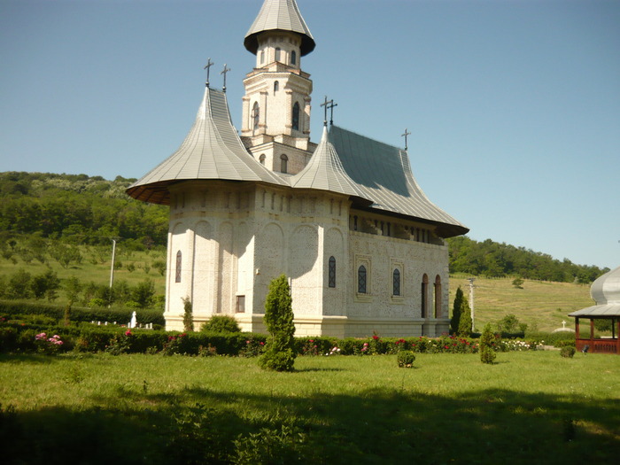 Biserica Manastirei Vladiceni - Pelerinaj  10 Iunie 2010