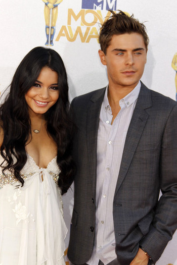 2010+MTV+Movie+Awards+Arrivals+dH0IZyP-JU4l